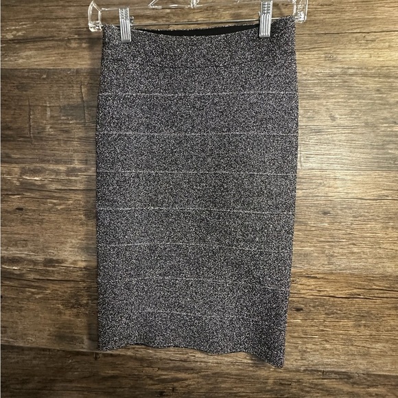 BCBGMaxAzria Silver Pencil Skirt Knee-Length Workwear - Picture 1 of 7